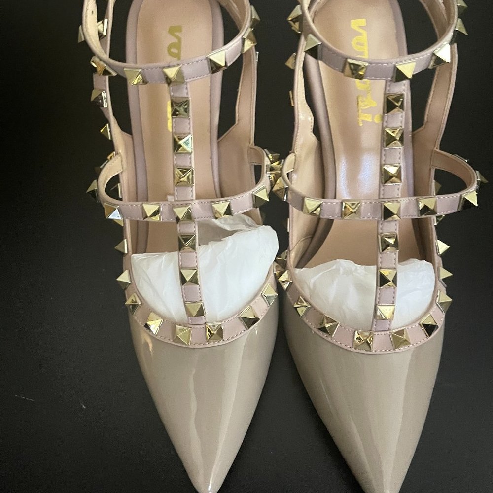 Vocosi studded heels Size 7 US - Picture 2 of 6